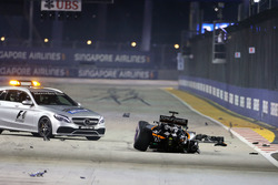 Nico Hulkenberg, Sahara Force India F1 VJM09 ile yarışın startında kaza yapıyor