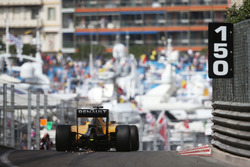 Искры из-под машины Джолион Палмер, Renault Sport F1 Team RS16