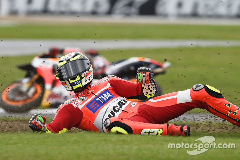 Choque de Andrea Iannone, Ducati Team