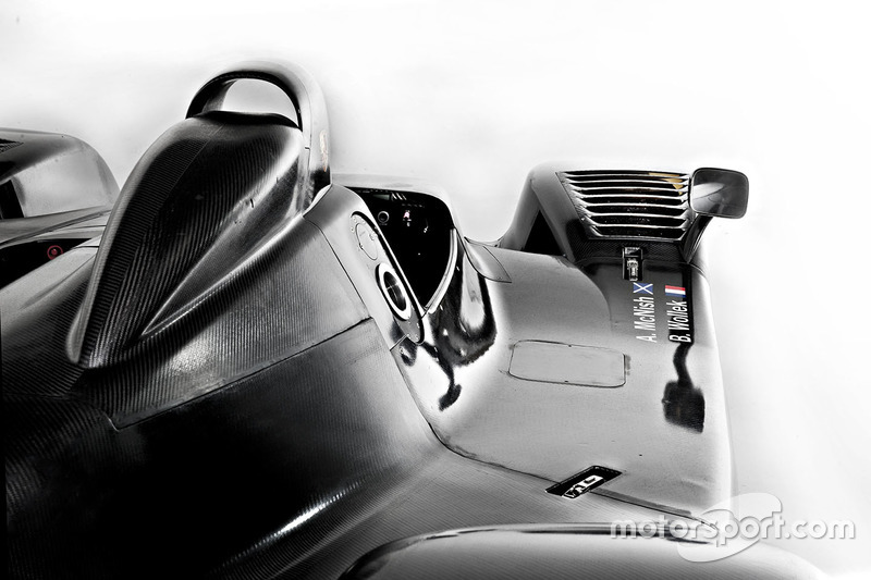 Автомобиль Porsche LMP2000