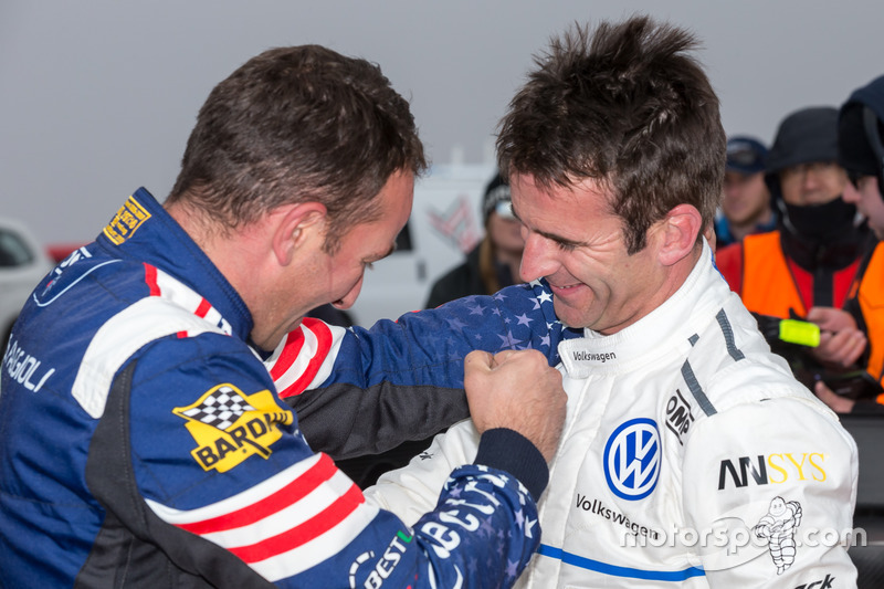 Il vincitore #94 Romain Dumas, Volkswagen I.D. R Pikes Peak, Simone Faggioli