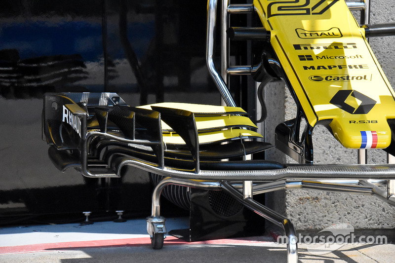 Носовой обтекатель Renault RS18