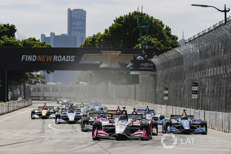 Marco Andretti, Herta - Andretti Autosport Honda leads at the start