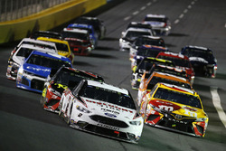 Brad Keselowski, Team Penske, Ford Fusion Discount Tire Kyle Busch, Joe Gibbs Racing, Toyota Camry M&M's M&M's Red Nose Day
