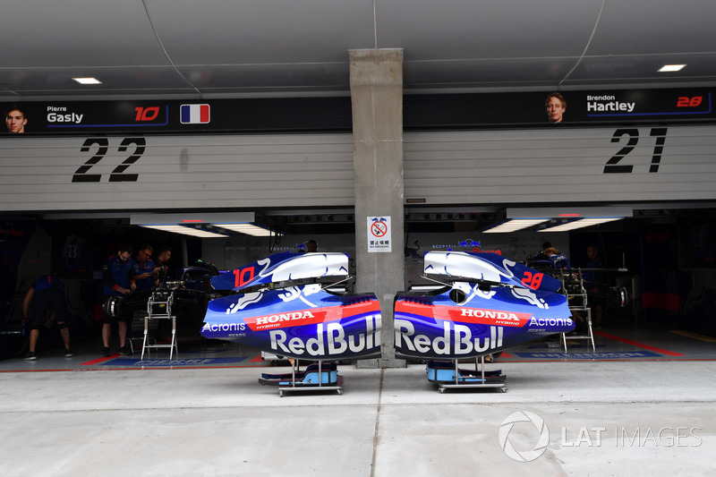 Scuderia Toro Rosso garage