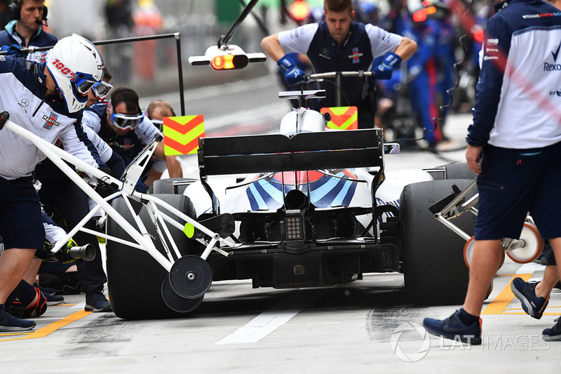 Lance Stroll, Williams FW41 pit stop