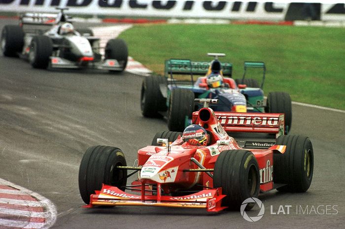 Jacques Villeneuve, Williams, Jean Alesi, Sauber, y David Coulthard, McLaren Mercedes