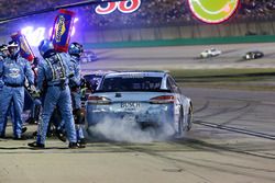 Kevin Harvick, Stewart-Haas Racing Ford Fusion Pit out