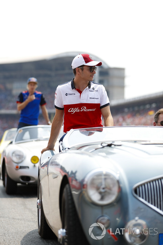 Charles Leclerc, Sauber, nella drivers parade