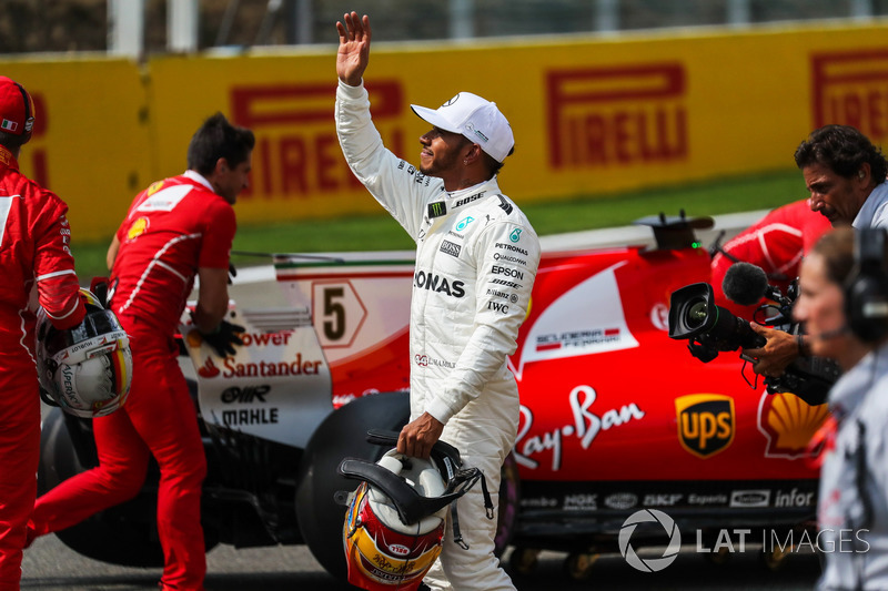 Polesitter Lewis Hamilton, Mercedes AMG F1 in parc ferme