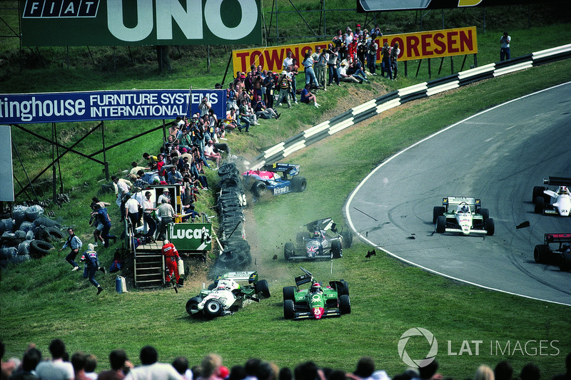 Eddie Cheever, Philippe Alliot, Stefan Johansson, Jo Gartner, accidente en la primera vuelta