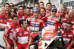 Andrea Dovizioso, Ducati Team, Jorge Lorenzo, Ducati Team, avec l'équipe