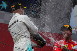 Подиум: победитель Валттери Боттас, Mercedes AMG F1, второе место – Себастьян Феттель, Ferrari