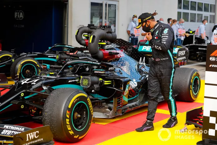 Lewis Hamilton, Mercedes-AMG Petronas F1, en parc ferme