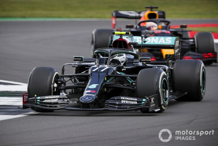Valtteri Bottas, Mercedes F1 W11, Max Verstappen, Red Bull Racing RB16