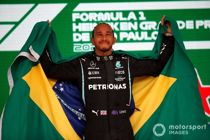 Podio: ganador Lewis Hamilton, Mercedes