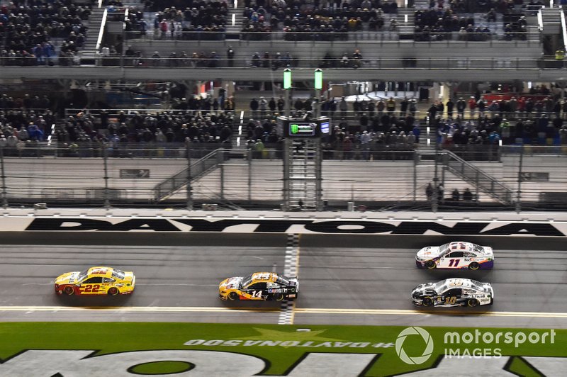 Winner Joey Logano, Team Penske, Ford Mustang Shell Pennzoil