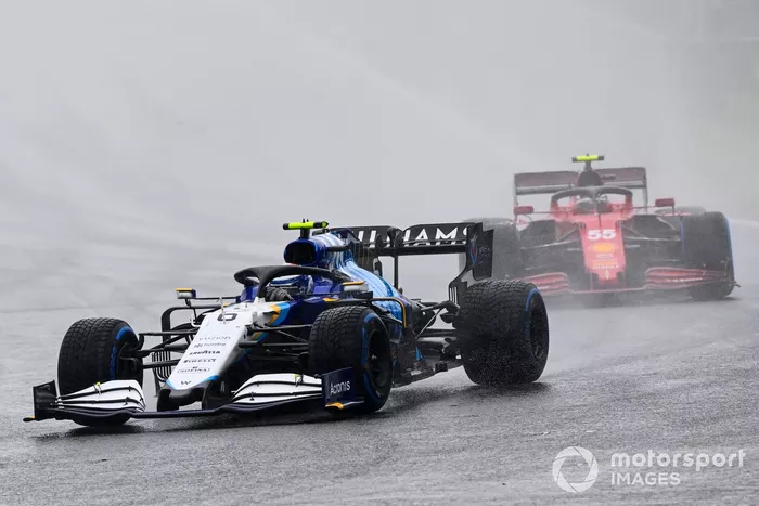 Nicholas Latifi, Williams FW43B, Carlos Sainz Jr., Ferrari SF21