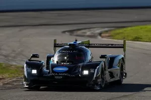 #10 Konica Minolta Cadillac DPi-V.R. Cadillac DPi, DPi: Renger Van Der Zande, Jordan Taylor, Fernando Alonso Diaz, Kamui Kobayashi