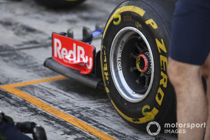 Scuderia Toro Rosso STR13 front Pirelli tyre