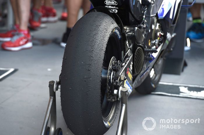 Valentino Rossi, Yamaha Factory Racing rueda