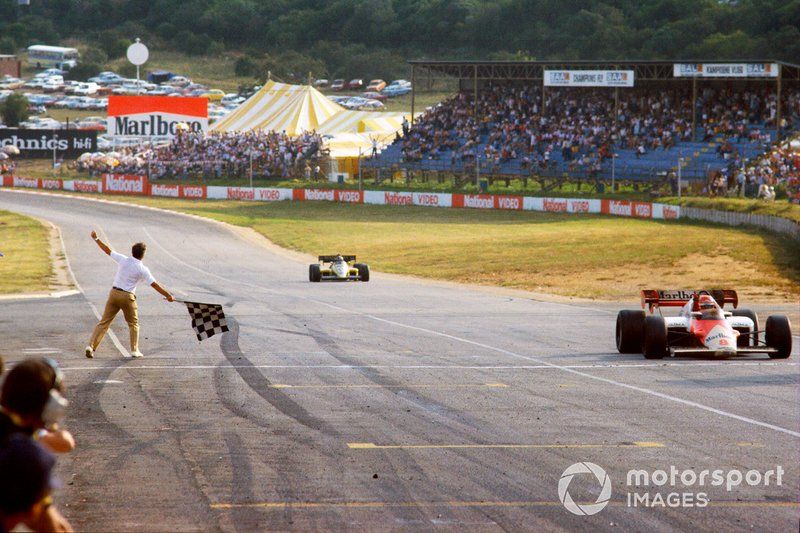Alain Prost - en el GP de Sudáfrica de 1984, el primero del pitlane al podio
