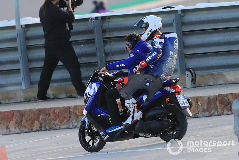 Jonas Folger, Yamaha Factory Racing, setelah terjatuh