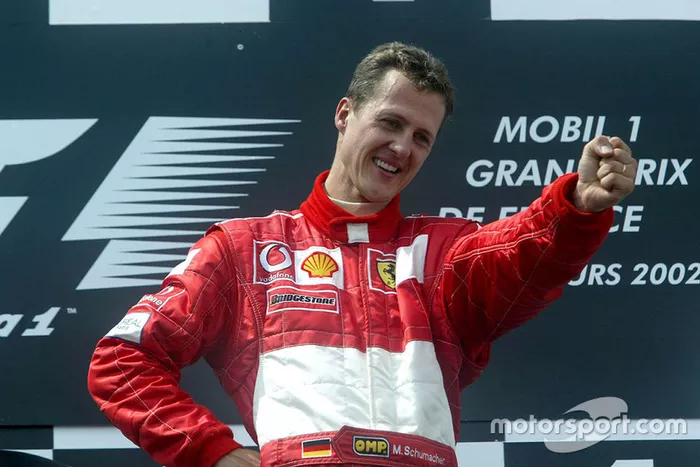 Michael Schumacher - Sete títulos  (1994, 1995, 2000, 2001, 2002, 2003, 2004)