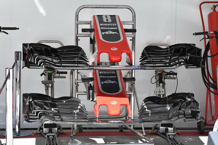 Haas F1 Team VF-18 nariz y alas delanteras