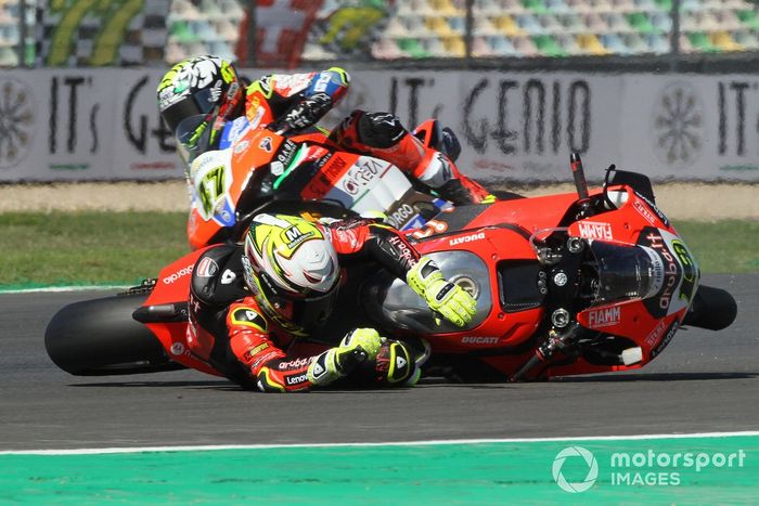 Caída de Alvaro Bautista, Aruba.it Racing Ducati