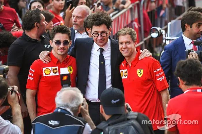 Charles Leclerc, Ferrari, Mattia Binotto, e Sebastian Vettel, Ferrari