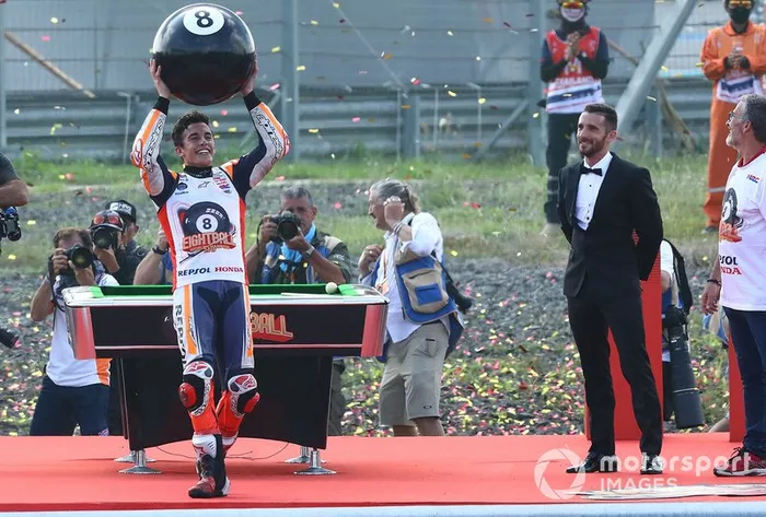Ganador de la carrera, Marc Márquez, Repsol Honda Team y Campeón del mundo 2019