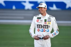  Kyle Busch, Joe Gibbs Racing, Toyota Camry M&M's Red, White & Blue