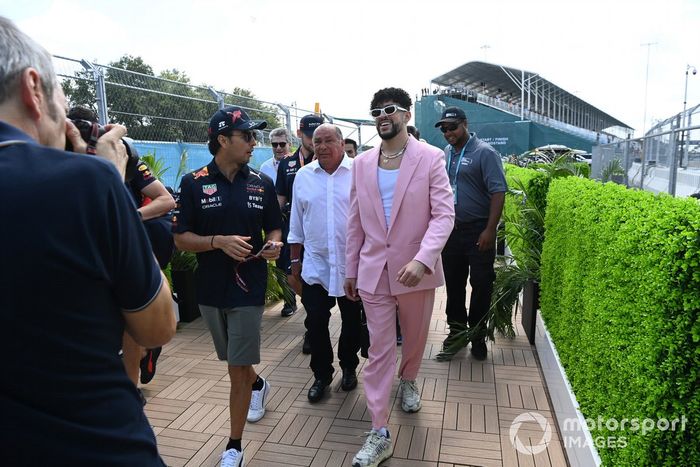 Sergio Pérez, Red Bull Racing, con Big Bunny