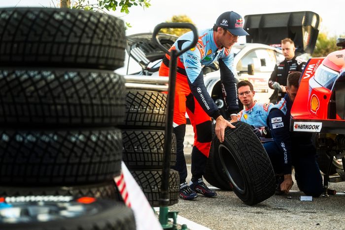 Thierry Neuville, Hyundai World Rally Team