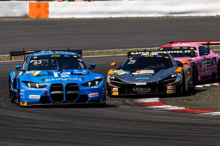 René Rast, Schubert Motorsport BMW M4 GT3, Ben Dörr, Dörr Motorsport McLaren 720S GT3 Evo