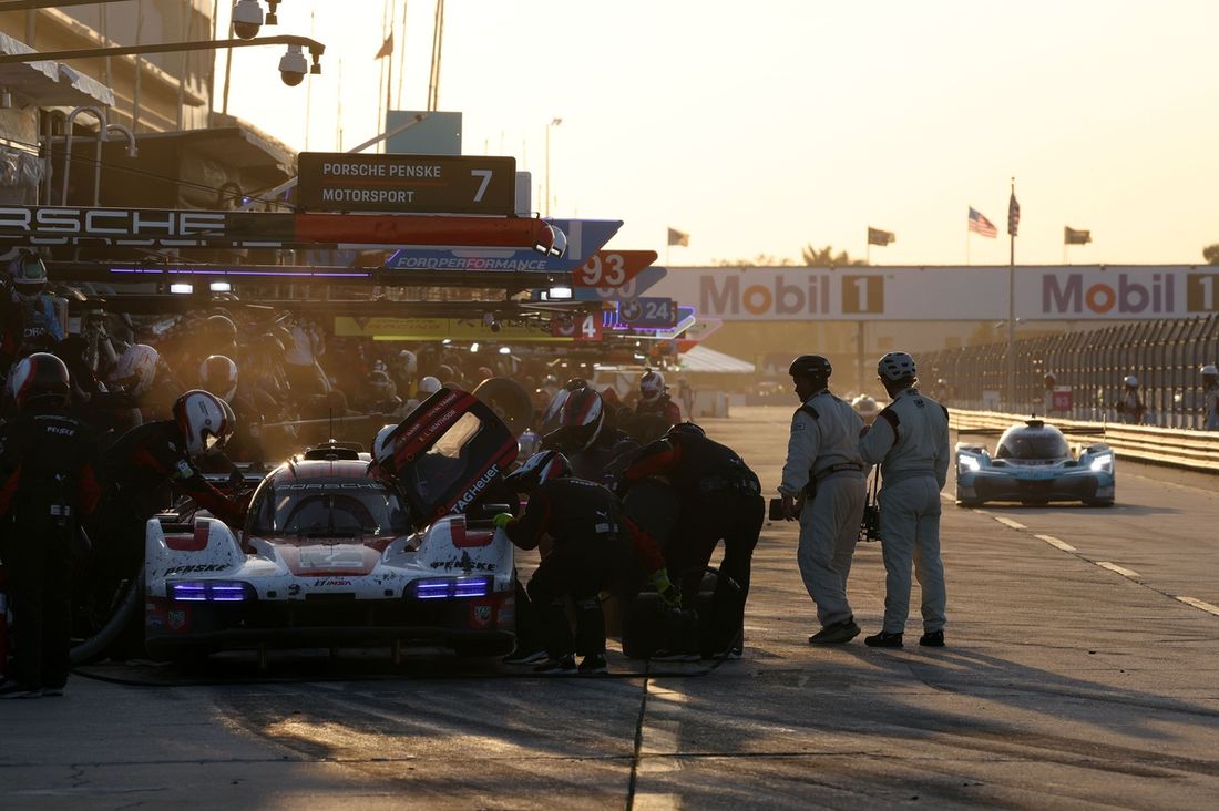 #7 Porsche Penske Motorsport Porsche 963: Felipe Nasr, Nick Tandy, Laurens Vanthoor