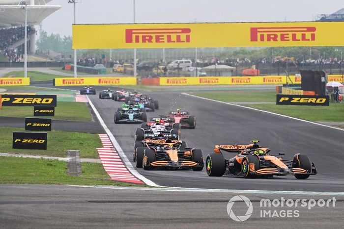 Lando Norris, McLaren MCL38 Oscar Piastri, McLaren MCL38