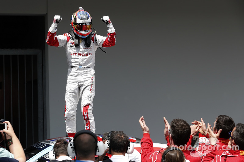 Race winner José María López, Citroën World Touring Car Team, Citroën C-Elysée WTCC