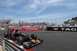 Карлос Сайнс мл, Scuderia Toro Rosso