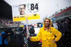 Gridgirl für Maximilian Götz, Mercedes-AMG Team HWA, Mercedes-AMG C63 DTM