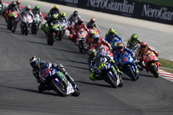 Старт: Хорхе Лоренсо, Yamaha Factory Racing лідирує