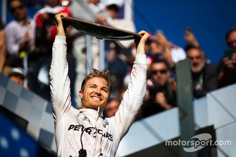 Podium: winnaar Nico Rosberg, Mercedes AMG F1 Team