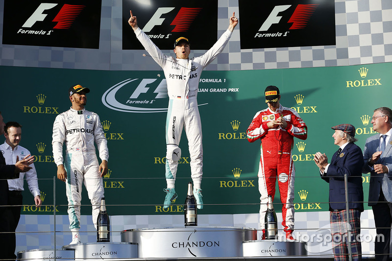 Podio: ganador Nico Rosberg, Mercedes AMG F1 Team, el segundo lugar Lewis Hamilton, Mercedes AMG F1 Team, y el tercer lugar Sebastian Vettel, Ferrari