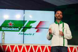 Джанлука ди Тондо, глава бренда Heineken во время объявления о начале спонсорства Heineken