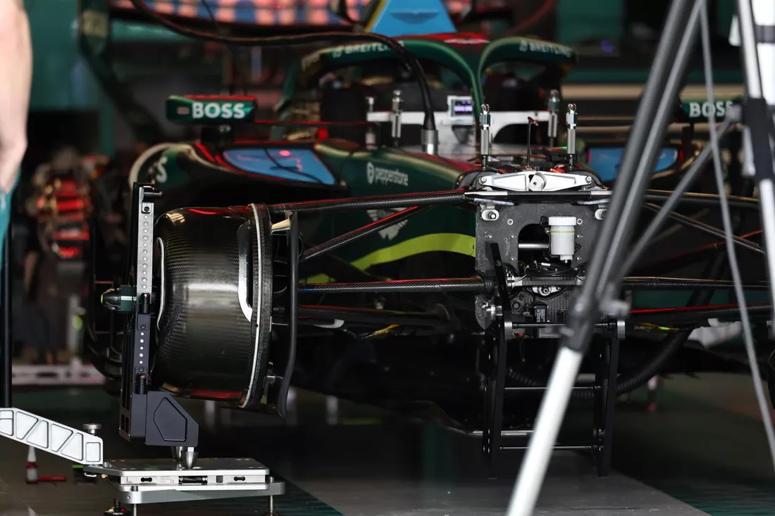 [Imagen: dettaglio-aston-martin-amr26.webp]