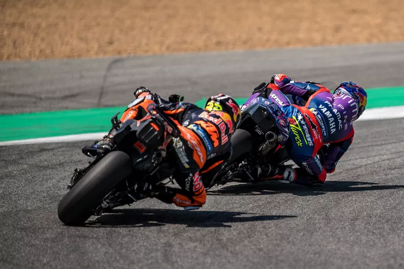Brad Binder, Red Bull KTM Factory Racing, Toprak Razgatlioglu, Pramac Racing