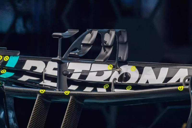 Aileron arrière Mercedes