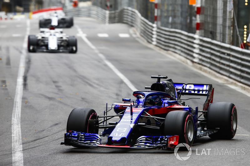 Brendon Hartley, Toro Rosso STR13, devant Marcus Ericsson, Sauber C37