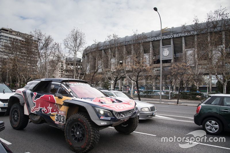 Карлос Сайнс, Лукас Крус, Peugeot Sport на улицах Мадрида